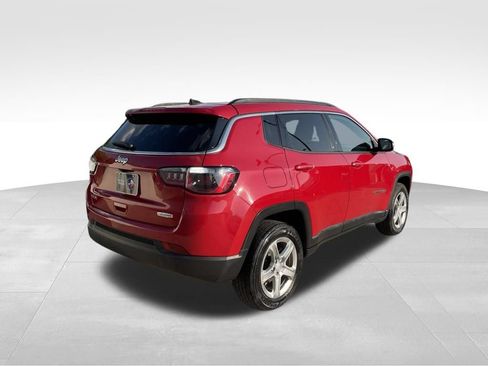 Used 2024 Jeep Compass Latitude AWD/4WD image 5