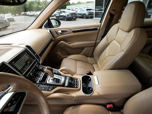 Used 2016 Porsche Cayenne S AWD/4WD image 36