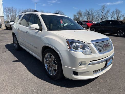 Used 2011 GMC Acadia Denali image 2