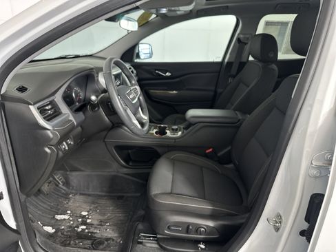 Used 2023 GMC Acadia SLE w/ Driver Convenience Package image 6