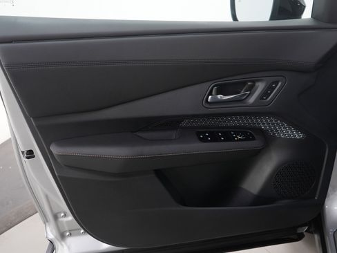 Used 2023 Nissan Ariya AWD image 20