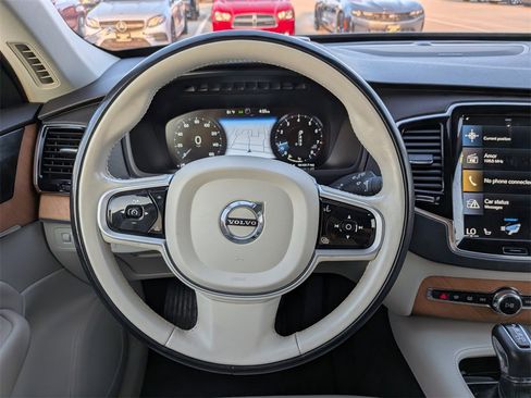 Used 2022 Volvo XC90 T6 Momentum w/ Advanced Package image 13