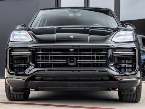 New 2025 Porsche Cayenne Turbo AWD/4WD image 8