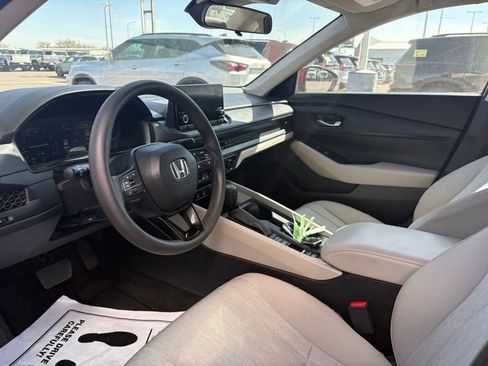 Used 2023 Honda Accord LX image 10