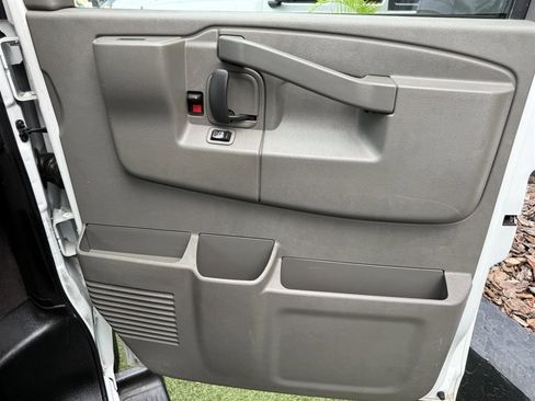 Used 2020 Chevrolet Express 3500 LT w/ LT Preferred Equipment Group RWD image 29