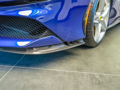 Used 2022 Ferrari SF90 Spider image 27