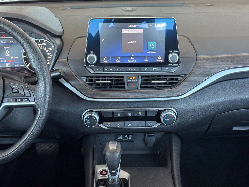 Used 2025 Nissan Altima 2.5 SV FWD image 23