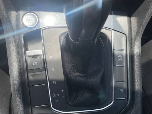 Used 2018 Volkswagen Tiguan SEL w/ R-Line Package FWD image 26