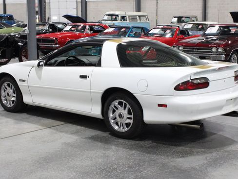 Used 1996 Chevrolet Camaro Z28 RWD image 28