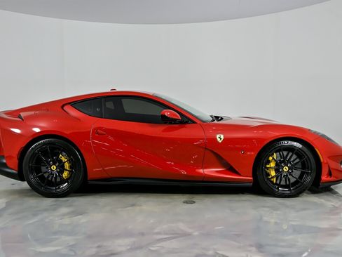 Used 2018 Ferrari 812 Superfast RWD image 13