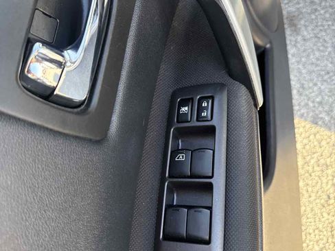 Used 2015 Nissan Rogue S w/ Convenience Package FWD image 7