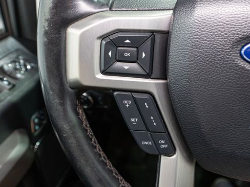 Used 2019 Ford F150 Platinum w/ Equipment Group 701A Luxury AWD/4WD image 34