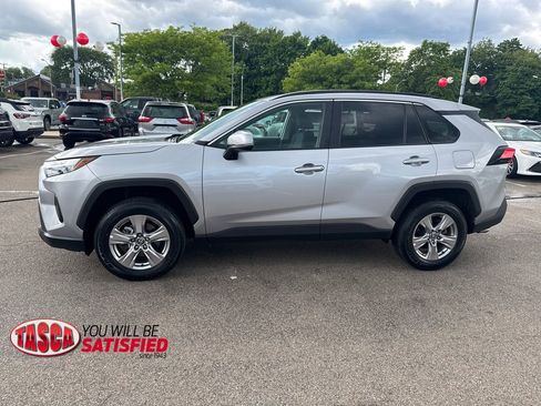 Used 2025 Toyota RAV4 XLE AWD/4WD image 4