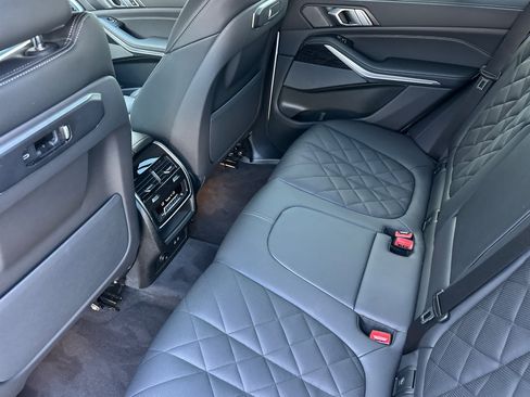 Used 2025 BMW X5 sDrive40i w/ M Sport Package RWD image 11
