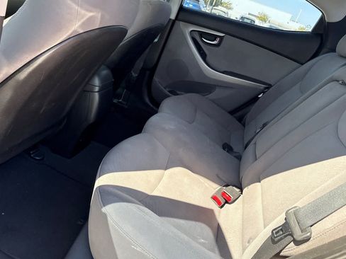 Used 2016 Hyundai Elantra SE FWD image 5