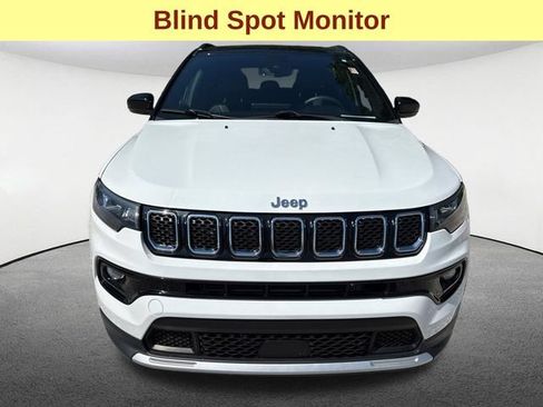 Used 2023 Jeep Compass Limited AWD/4WD image 4