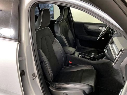 Used 2022 Volvo XC40 P8 Recharge Plus AWD/4WD image 6