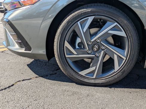 New 2026 Hyundai Elantra Limited image 10