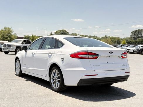 Used 2019 Ford Fusion SE FWD image 8