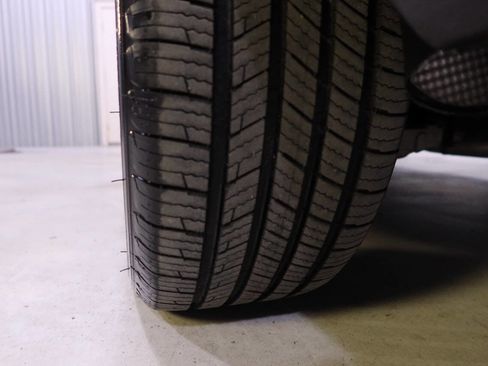 Used 2002 Ford Thunderbird Deluxe 2dr Convertible image 39