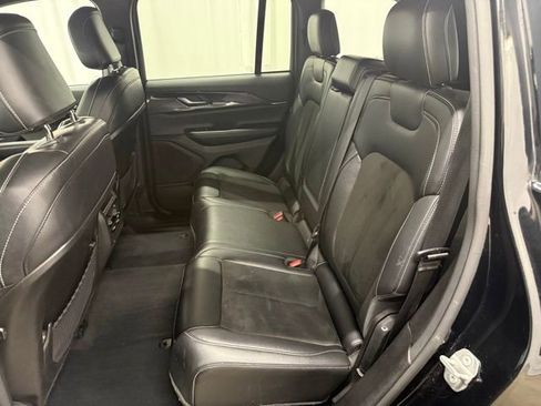 Used 2023 Jeep Grand Cherokee Altitude image 21