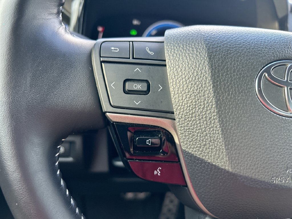 Used 2025 Toyota Camry SE FWD image 16