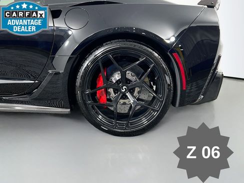 Used 2015 Chevrolet Corvette Z06 w/ Z07 Performance Package RWD image 29