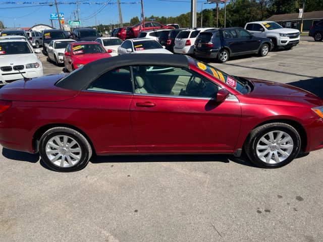Used 2013 Chrysler 200 Touring FWD image 5