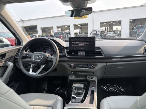Used 2023 Audi Q5 2.0T Premium w/ Convenience Package AWD/4WD image 18