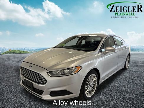 Used 2016 Ford Fusion SE image 12