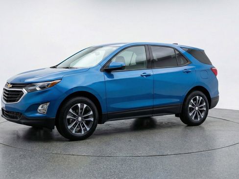 Used 2025 Chevrolet Equinox LT FWD image 3