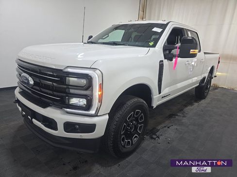 Used 2025 Ford F250 Platinum AWD/4WD image 1