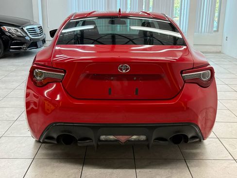 Used 2018 Toyota 86 image 8