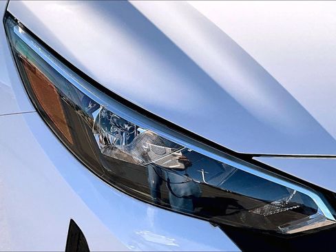 Used 2025 Nissan Sentra S image 32