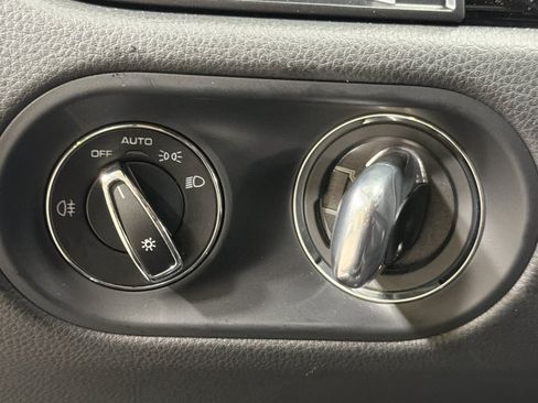 Certified 2026 Porsche Macan AWD/4WD image 33