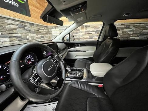 Used 2024 Kia Carnival EX FWD image 13
