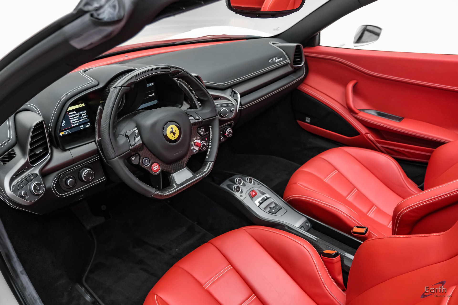 Used 2015 Ferrari 458 Spider RWD image 3