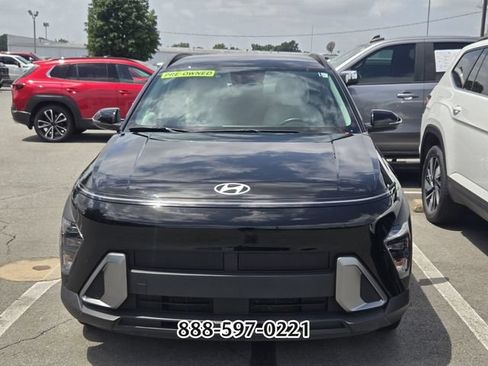 Used 2025 Hyundai Kona SEL FWD image 11