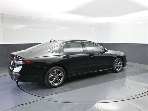 Used 2025 Honda Accord EX-L image 15