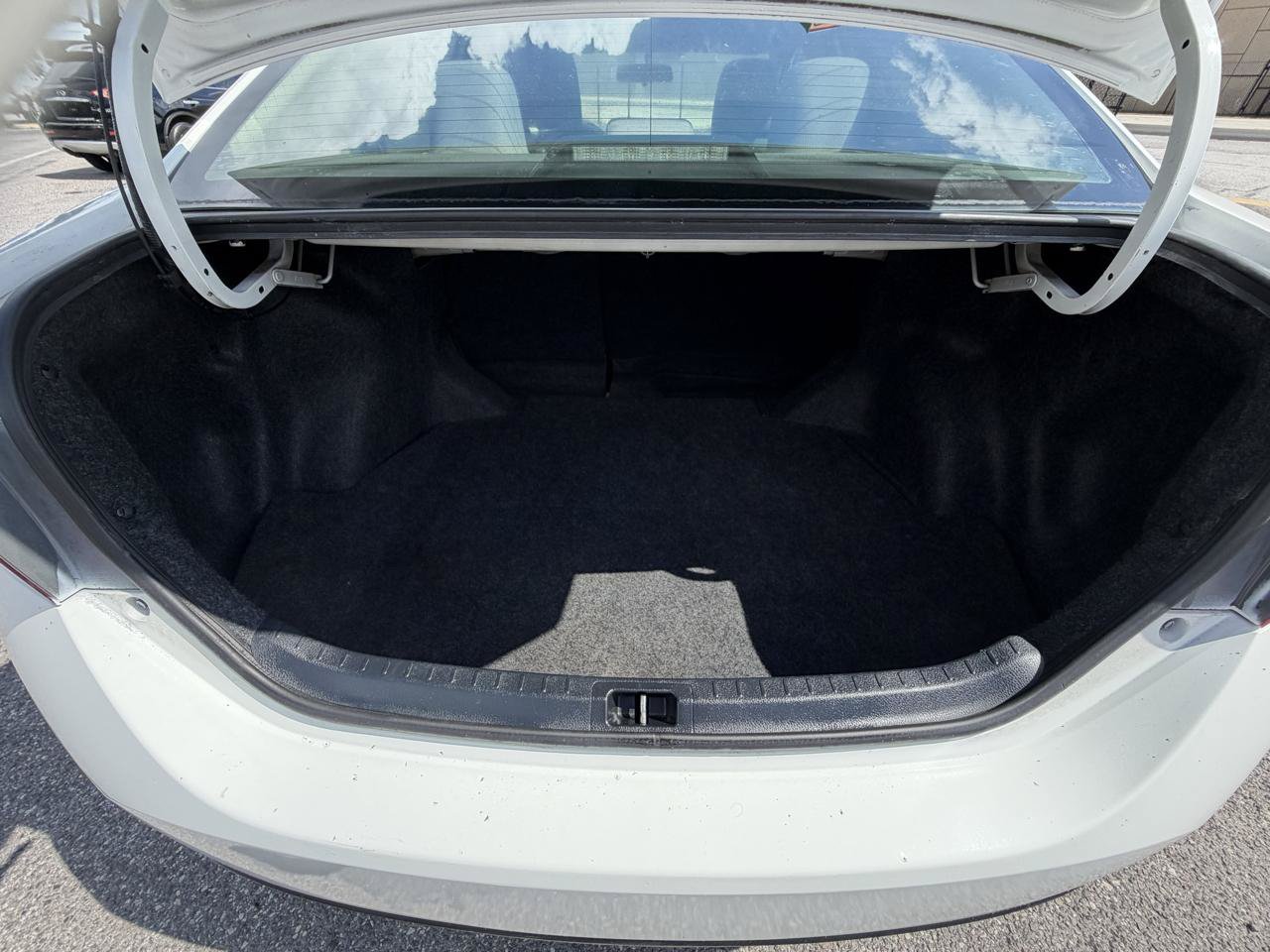 Used 2014 Toyota Corolla L FWD image 9