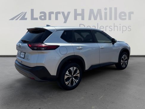 Used 2023 Nissan Rogue SV AWD/4WD image 5