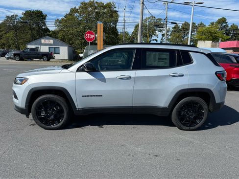 New 2026 Jeep Compass Latitude w/ Quick Order Package 29K AWD/4WD image 4