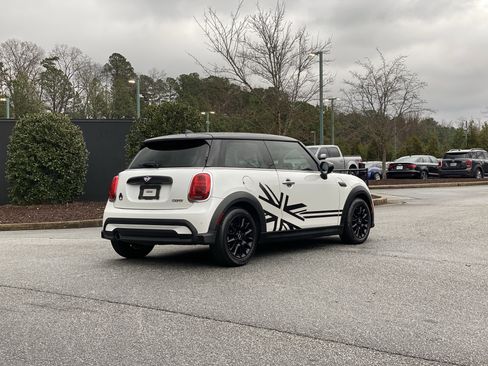 Used 2024 MINI Cooper 2-Door Hardtop w/ Signature Upholstery Package image 3