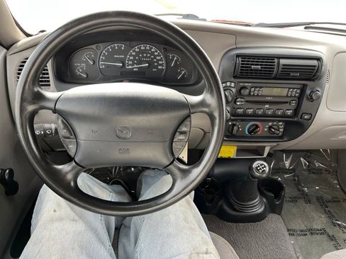 Used 2000 MAZDA B-Series Pickup SE image 13