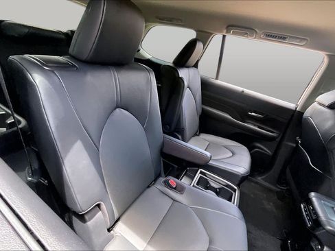 Used 2026 Toyota Grand Highlander FWD image 19