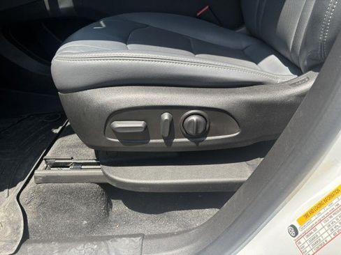 Used 2022 Buick Enclave Essence w/ Trailering Package, 5000 lbs. FWD image 11