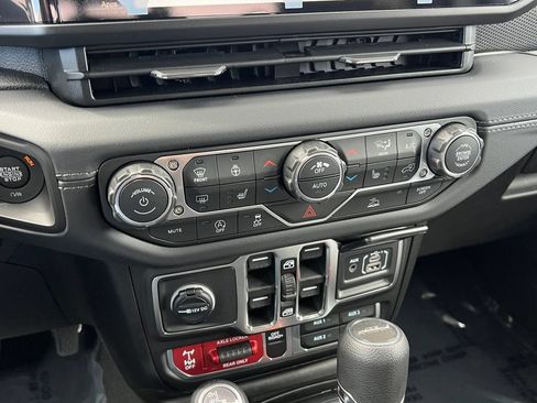 New 2026 Jeep Gladiator Mojave w/ Technology Group AWD/4WD image 27