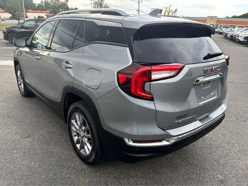 Used 2024 GMC Terrain SLT AWD/4WD image 6