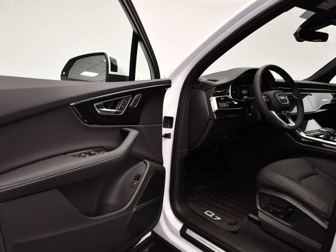 Used 2025 Audi Q7 3.0T Premium Plus w/ Premium Plus Package image 36