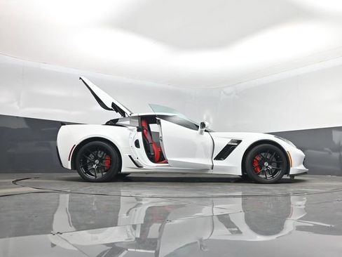 Used 2016 Chevrolet Corvette Z06 w/ 2LZ Preferred Equipment Group image 7